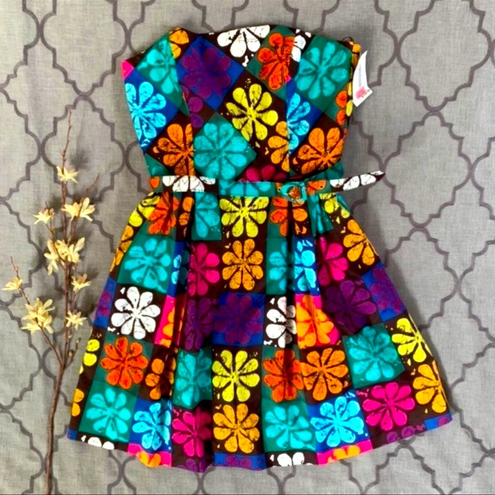 RETRO VINTAGE FLOWER POWER Trina Turk belted dress